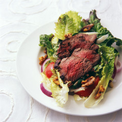 Fleisch und Salat – für Prothesenträger häufig "schwere Kost".